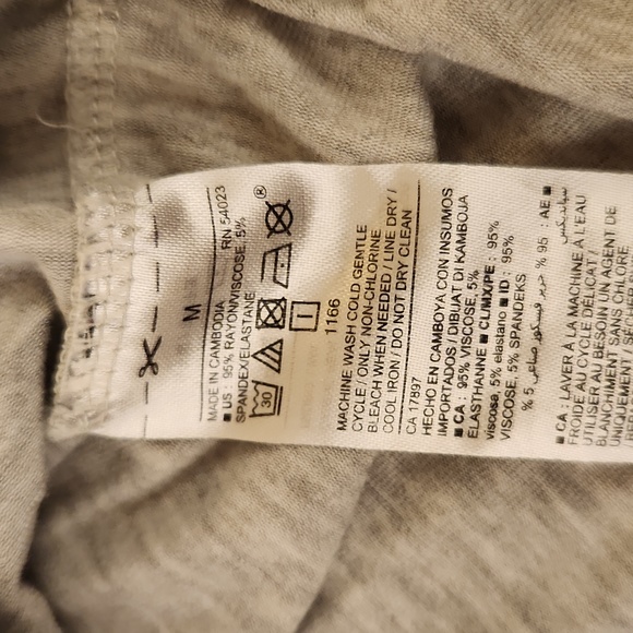 Old Navy nursing long sleeve shirt size medium - Picture 3 of 3